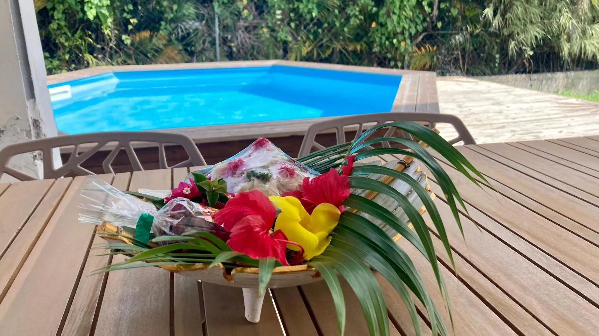 Maison Selah F3 Piscine Jardin Privatif Citerne contacts
